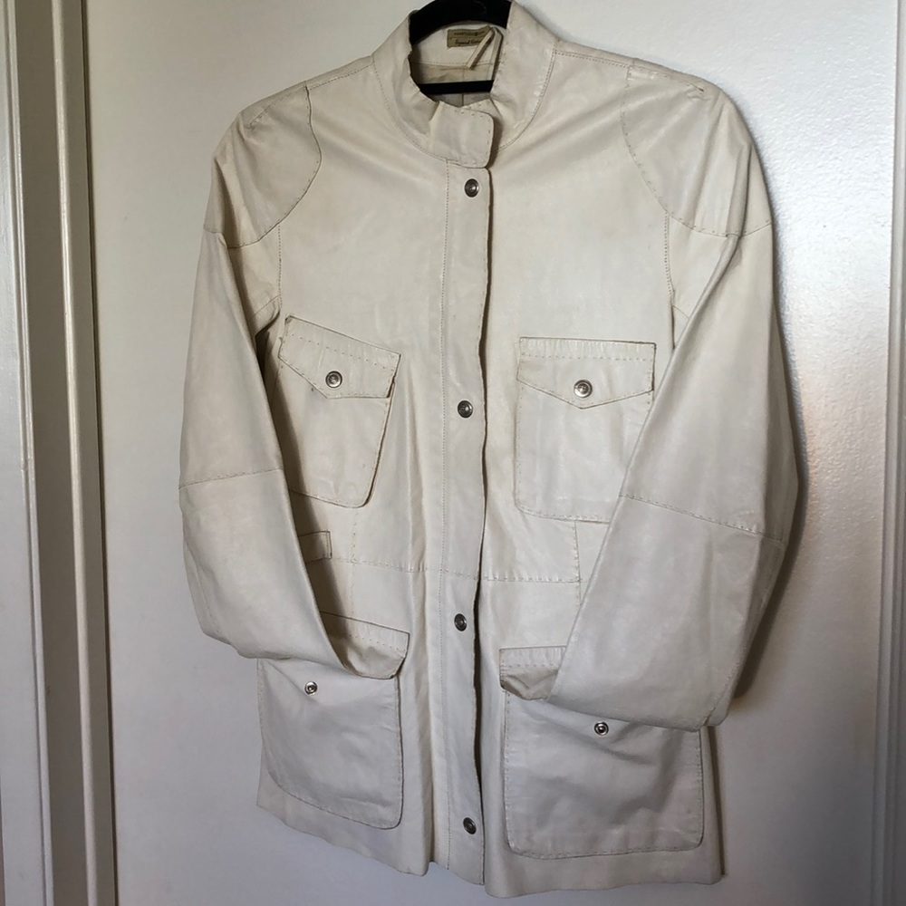 Max Studio Special Edition Ivory Leather Jacket 🥼